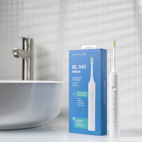 Электрическая звуковая зубная щётка Revyline RL 040, белая